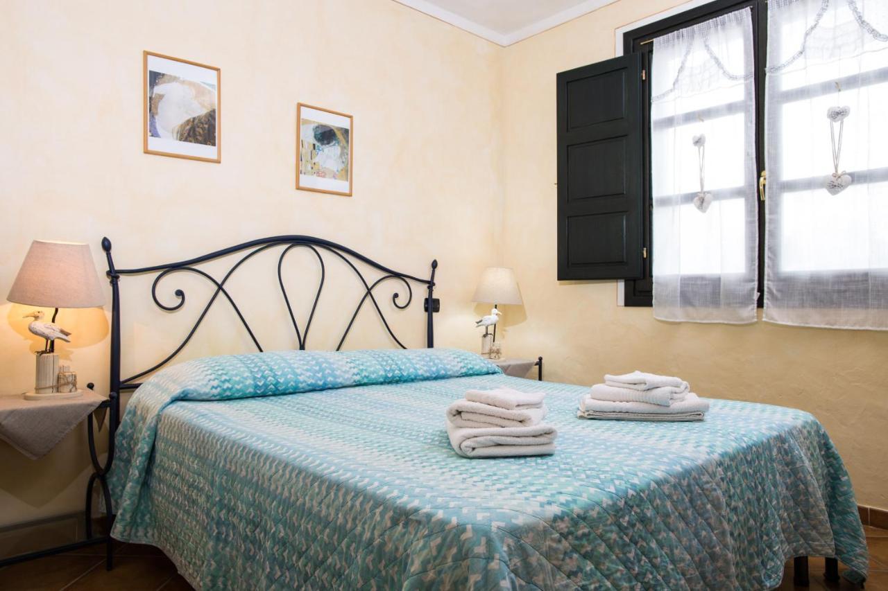 באיה סרדיניה Villa Iris With Pool מראה חיצוני תמונה