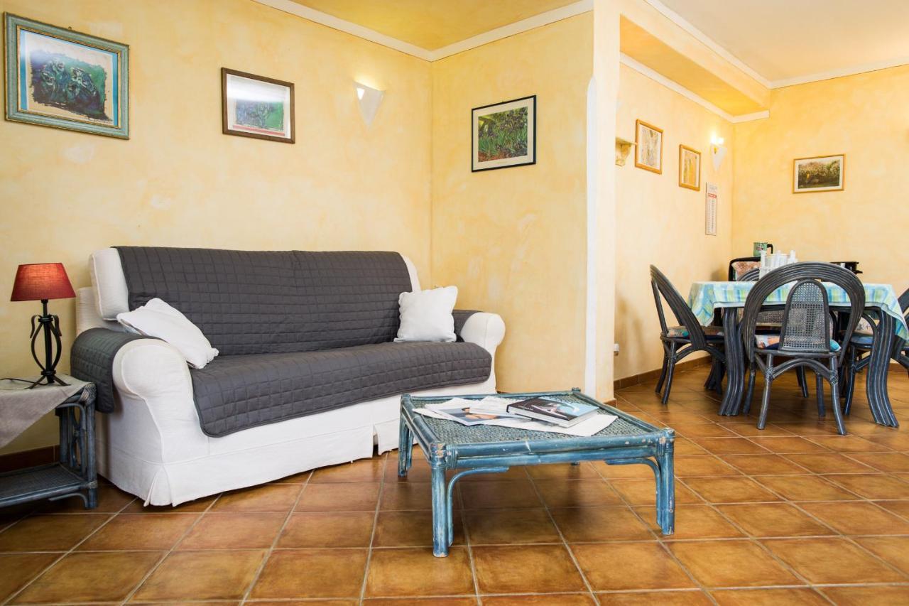 באיה סרדיניה Villa Iris With Pool מראה חיצוני תמונה