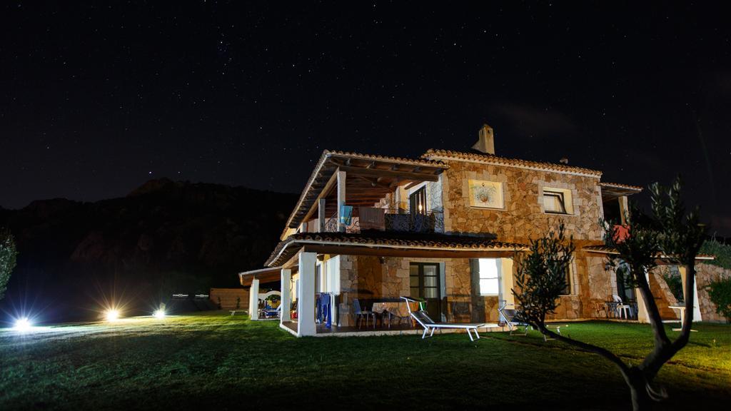 באיה סרדיניה Villa Iris With Pool מראה חיצוני תמונה