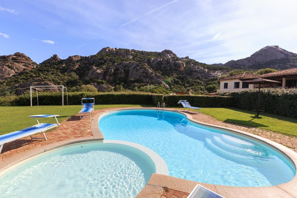 באיה סרדיניה Villa Iris With Pool מראה חיצוני תמונה