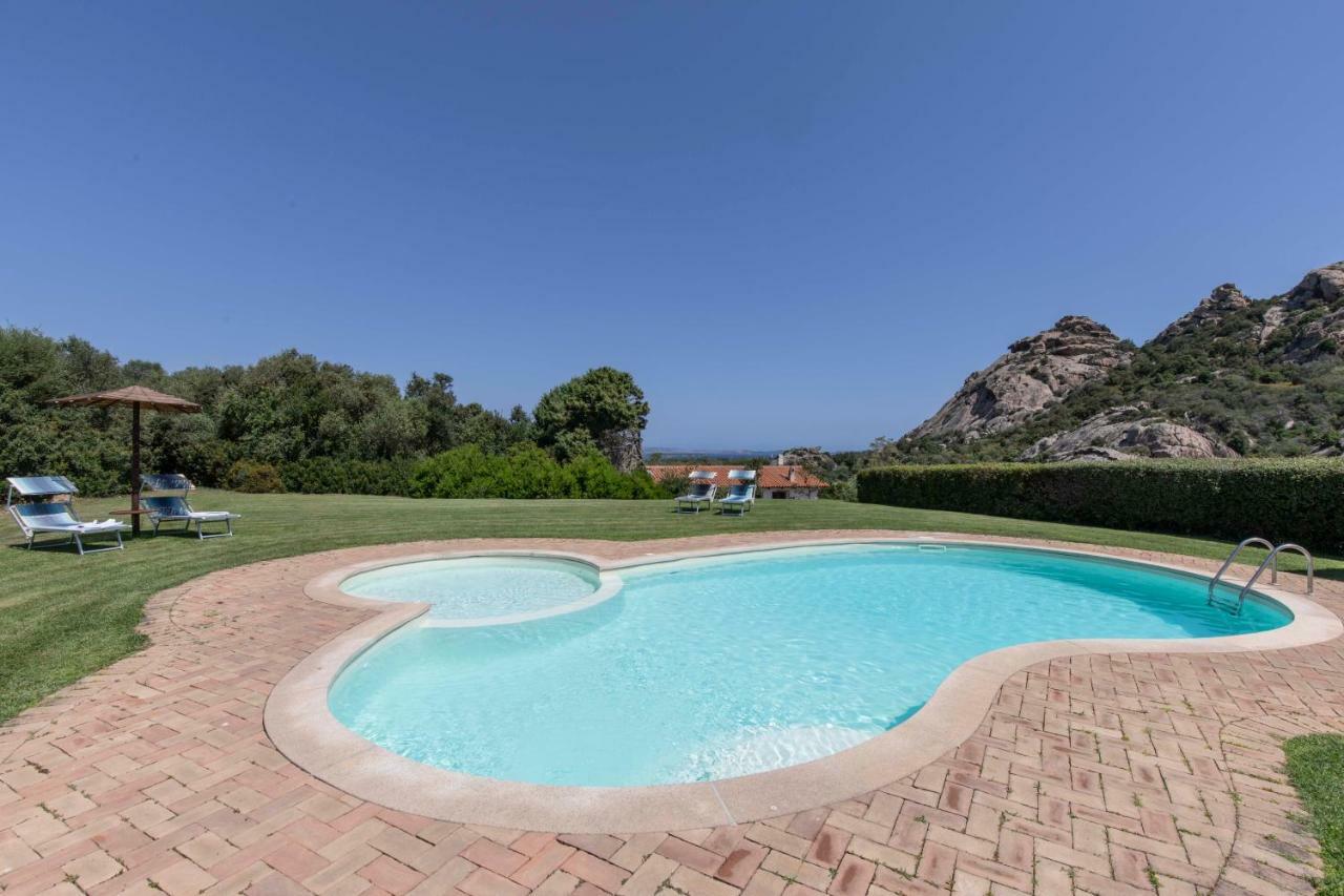 באיה סרדיניה Villa Iris With Pool מראה חיצוני תמונה