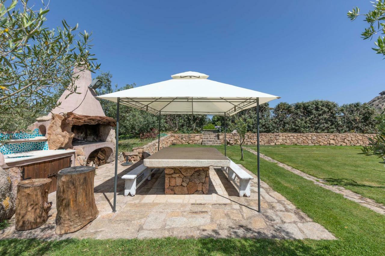 באיה סרדיניה Villa Iris With Pool מראה חיצוני תמונה