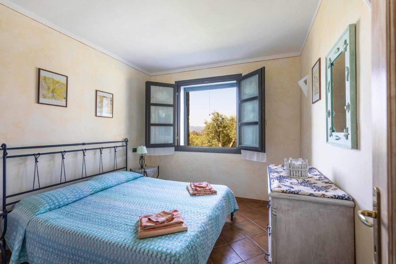 באיה סרדיניה Villa Iris With Pool מראה חיצוני תמונה