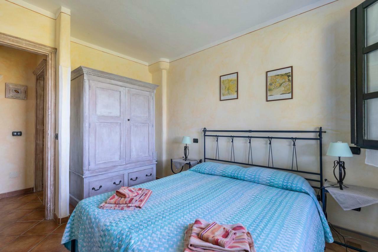 באיה סרדיניה Villa Iris With Pool מראה חיצוני תמונה