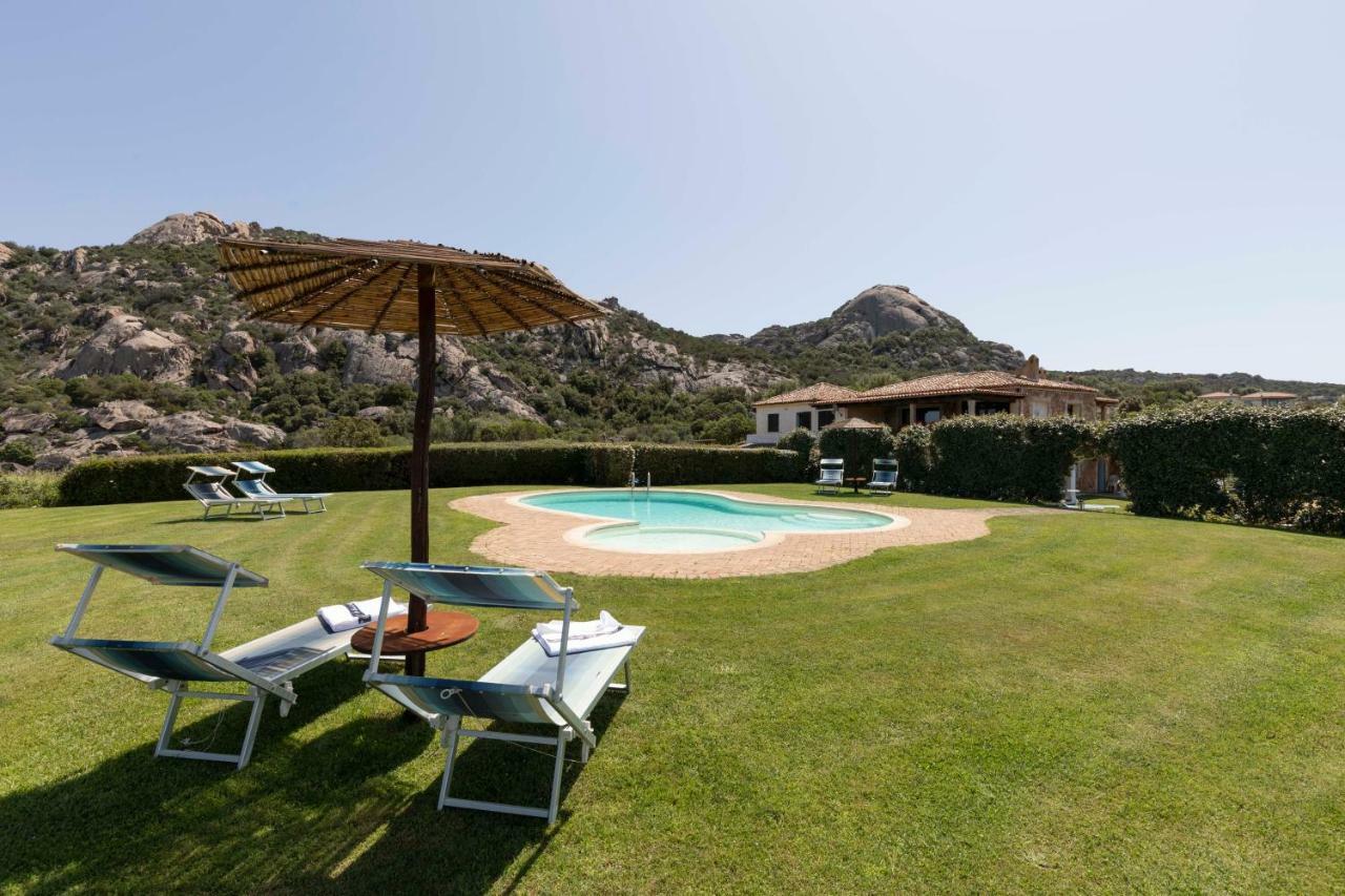 באיה סרדיניה Villa Iris With Pool מראה חיצוני תמונה