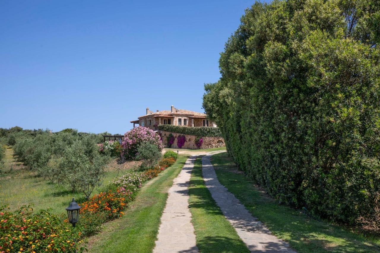 באיה סרדיניה Villa Iris With Pool מראה חיצוני תמונה