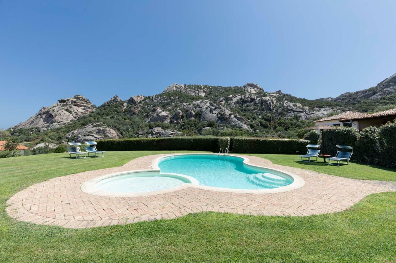 באיה סרדיניה Villa Iris With Pool מראה חיצוני תמונה