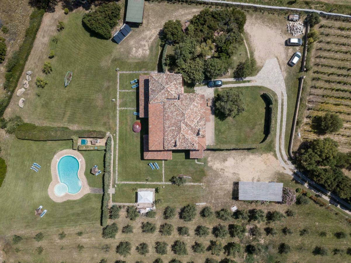 באיה סרדיניה Villa Iris With Pool מראה חיצוני תמונה